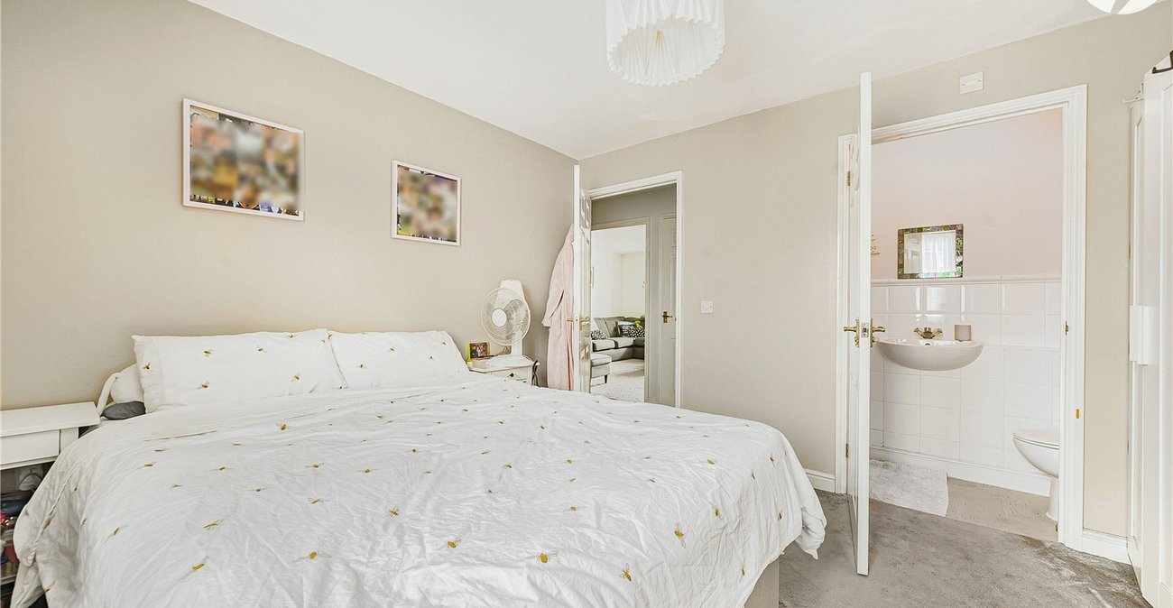 2 bedroom property for sale in Dartford | Robinson Jackson