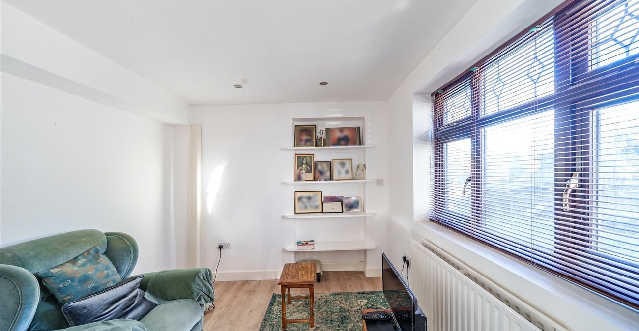 6 bedroom house for sale in London | Robinson Jackson