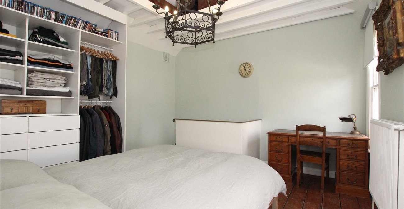 2 bedroom house for sale in Plumstead Common | Robinson Jackson