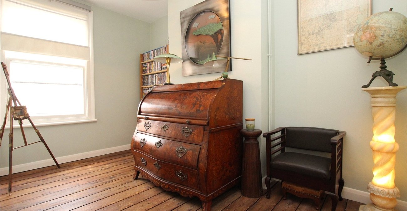 2 bedroom house for sale in Plumstead Common | Robinson Jackson