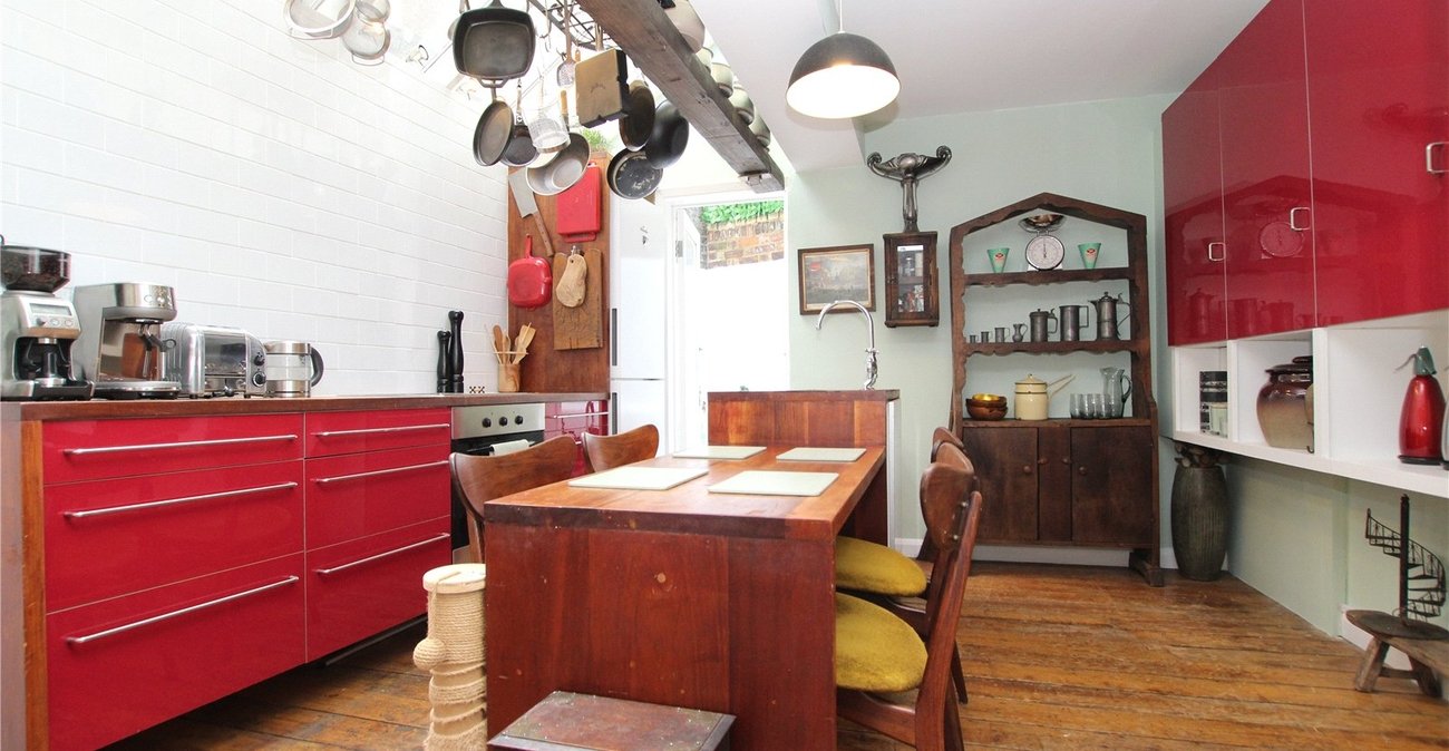 2 bedroom house for sale in Plumstead Common | Robinson Jackson