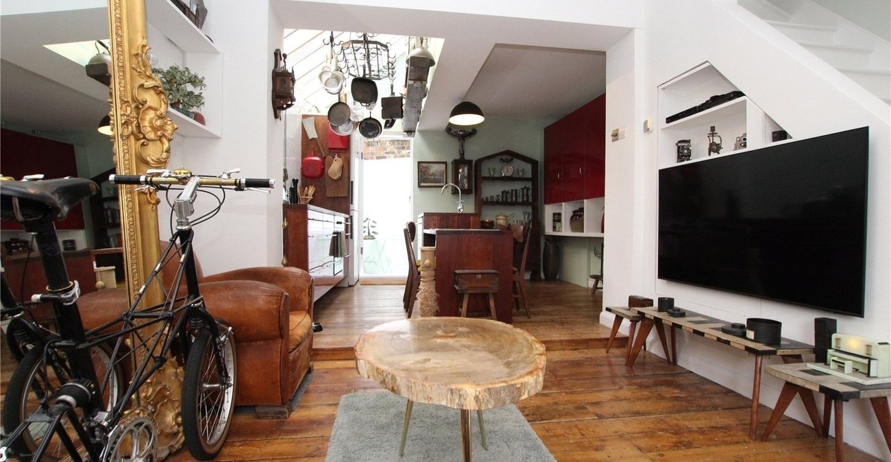 2 bedroom house for sale in Plumstead Common | Robinson Jackson