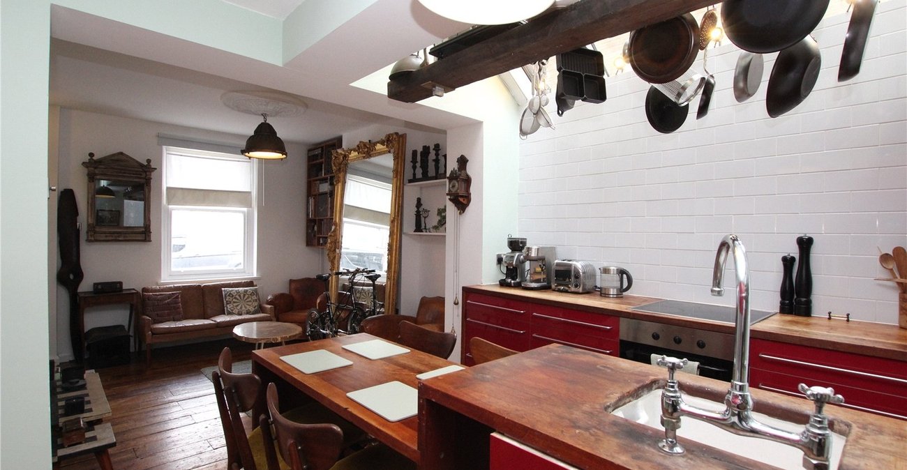 2 bedroom house for sale in Plumstead Common | Robinson Jackson