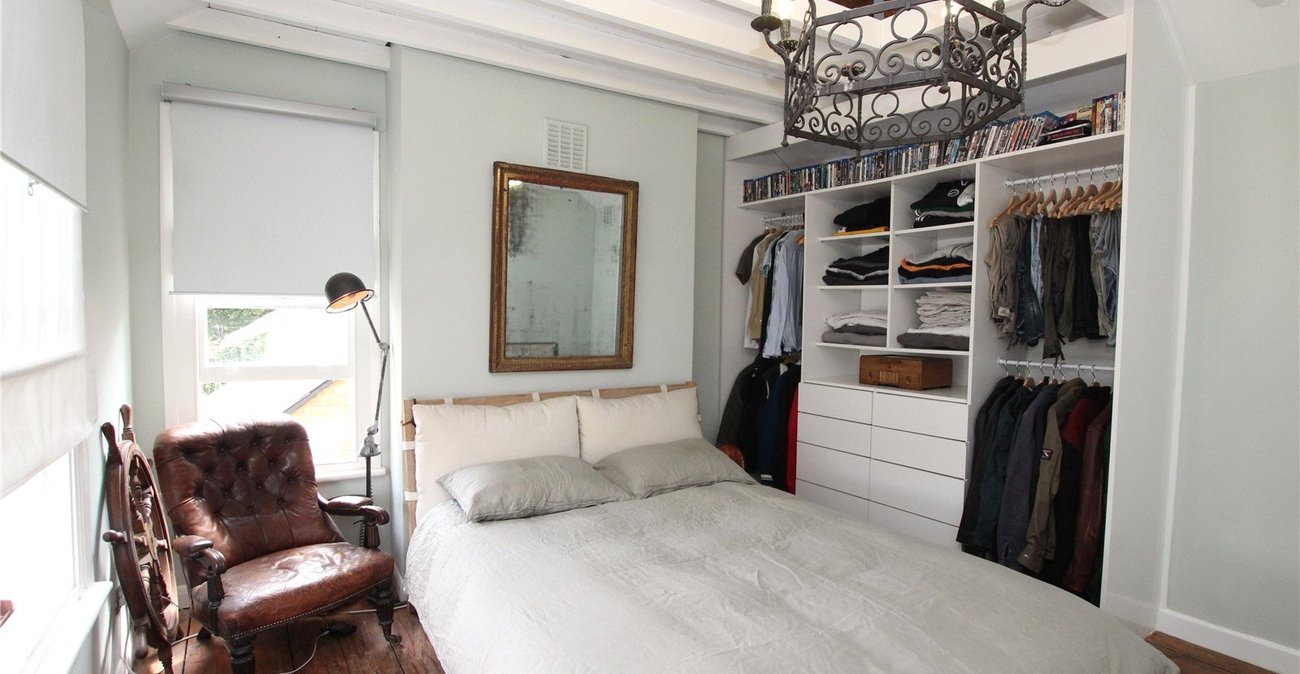 2 bedroom house for sale in Plumstead Common | Robinson Jackson
