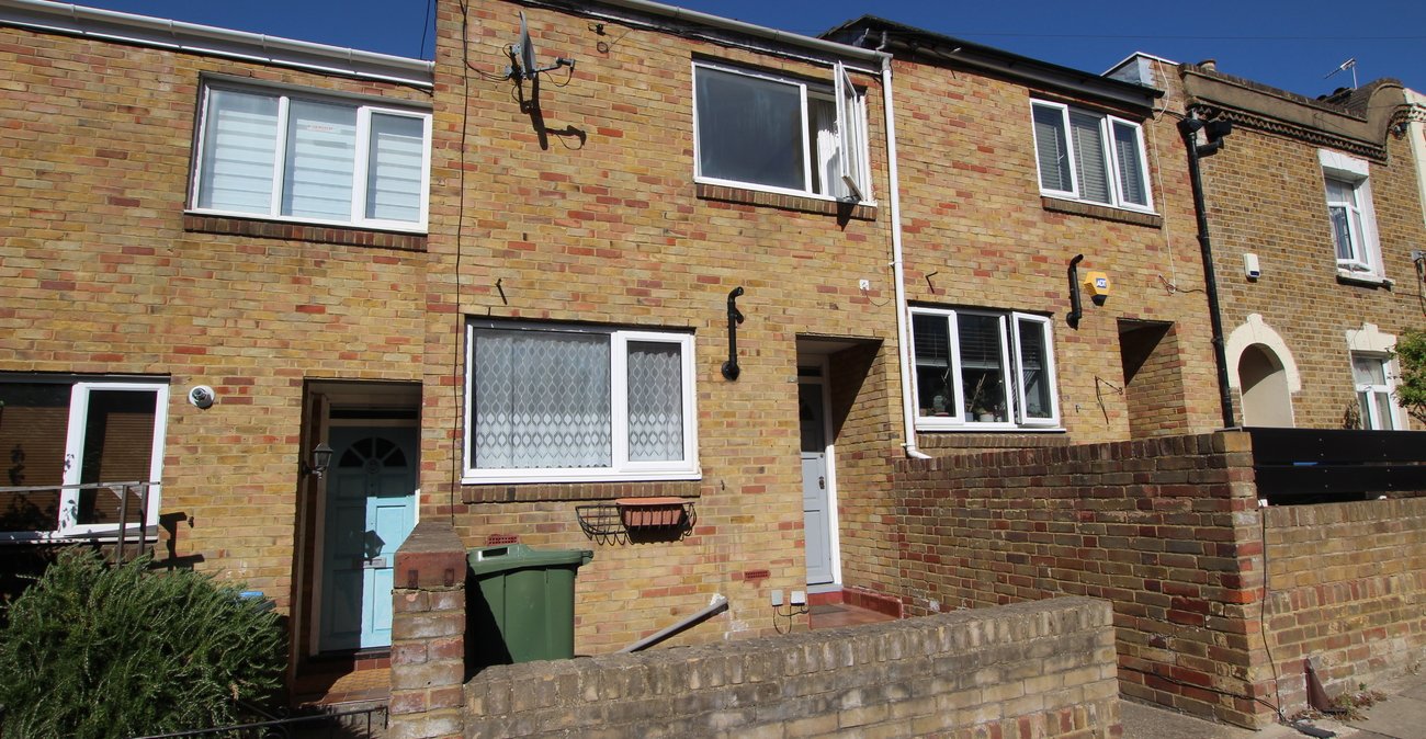 2 bedroom house for sale in Plumstead | Robinson Jackson
