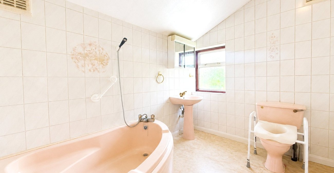 2 bedroom house for sale in Plumstead | Robinson Jackson