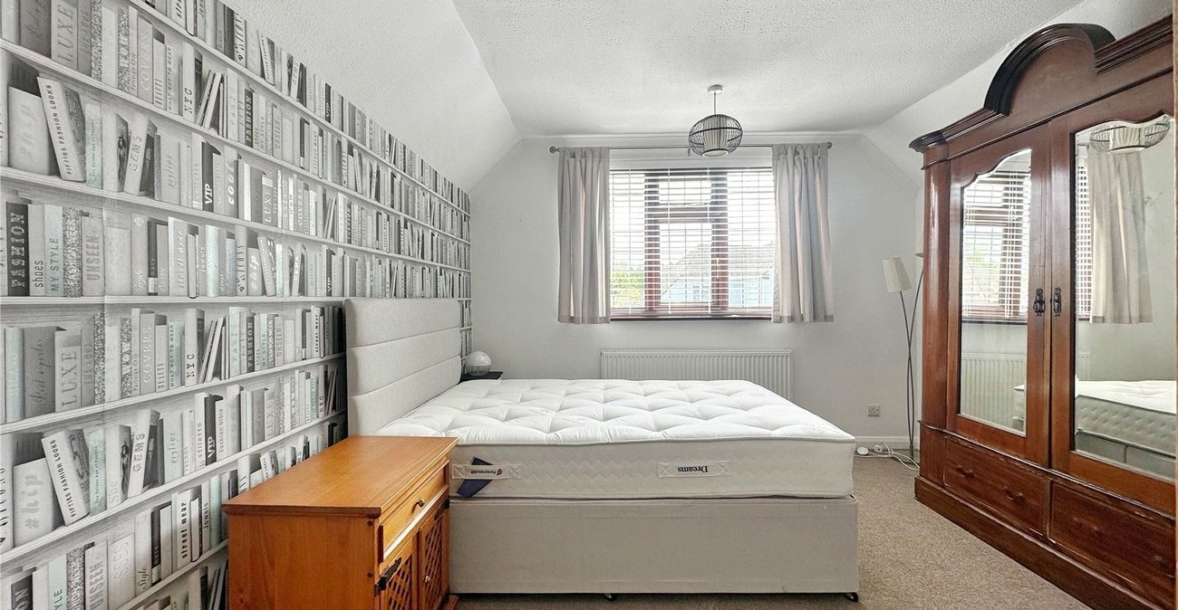 3 bedroom property for sale in Gillingham | Robinson Michael & Jackson