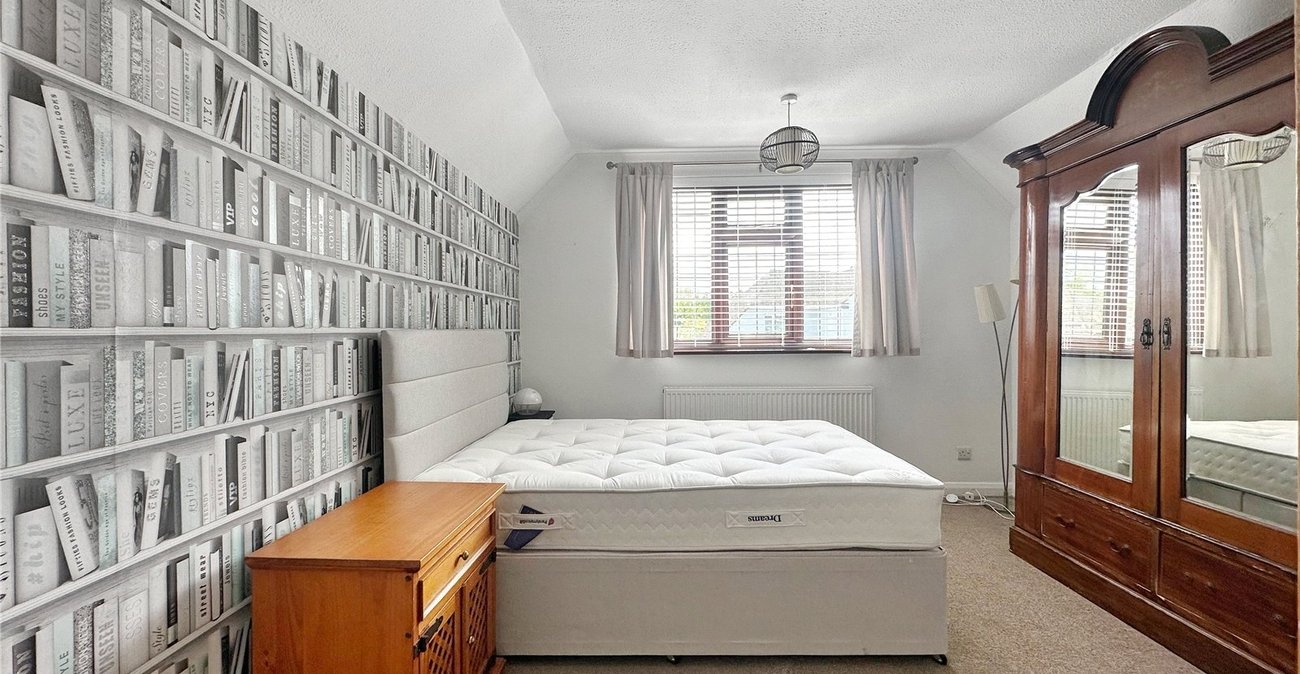 3 bedroom property for sale in Rainham | Robinson Michael & Jackson