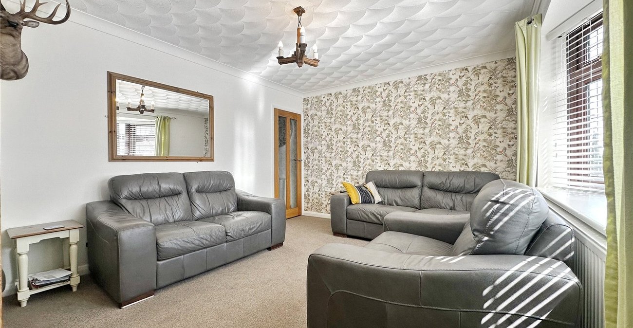 3 bedroom property for sale in Rainham | Robinson Michael & Jackson