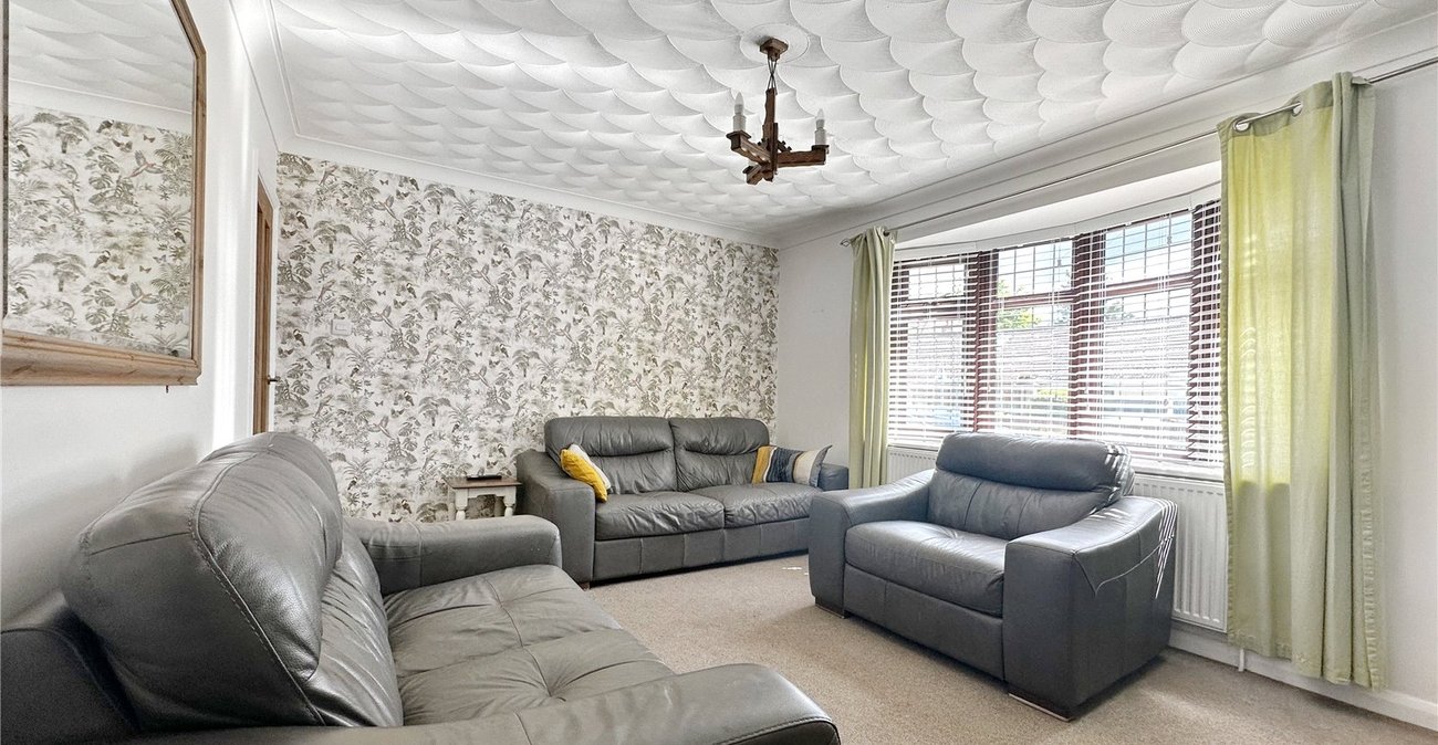 3 bedroom property for sale in Rainham | Robinson Michael & Jackson