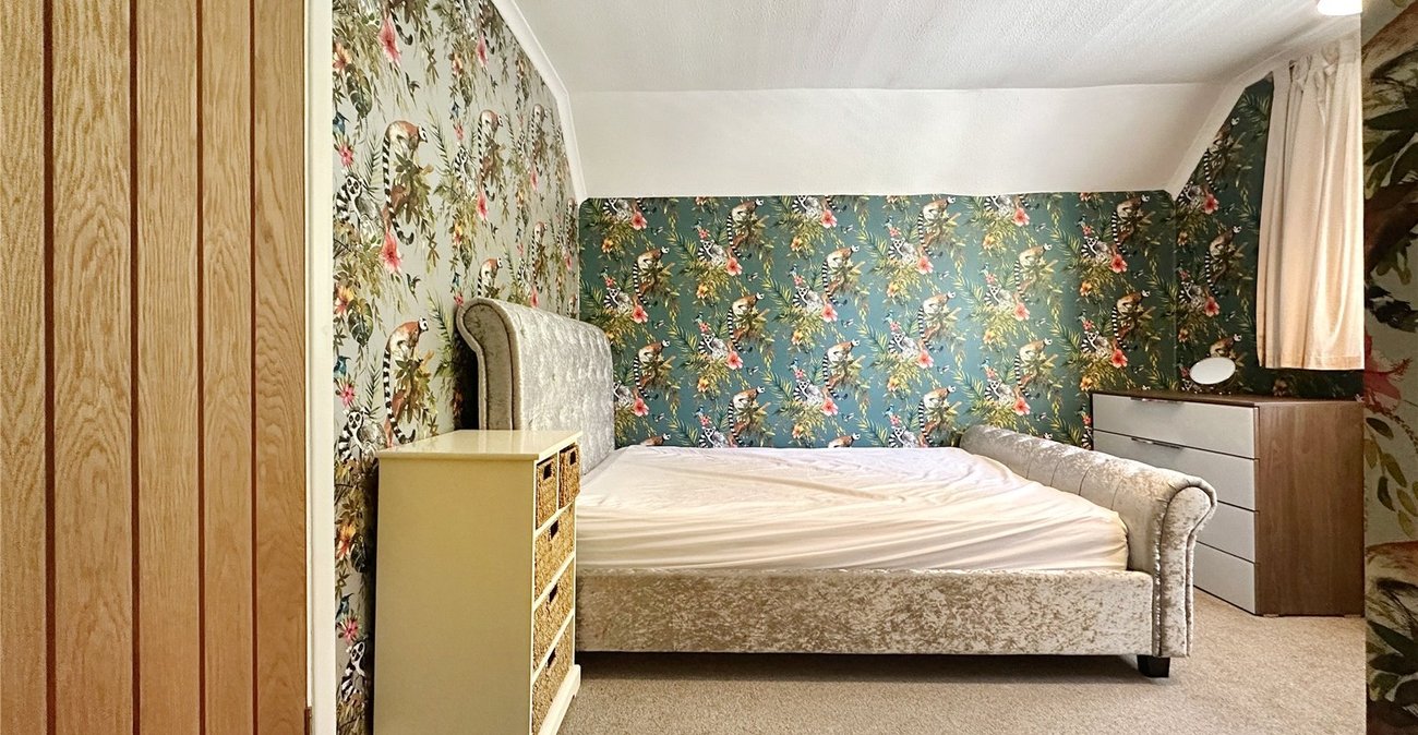 3 bedroom property for sale in Rainham | Robinson Michael & Jackson