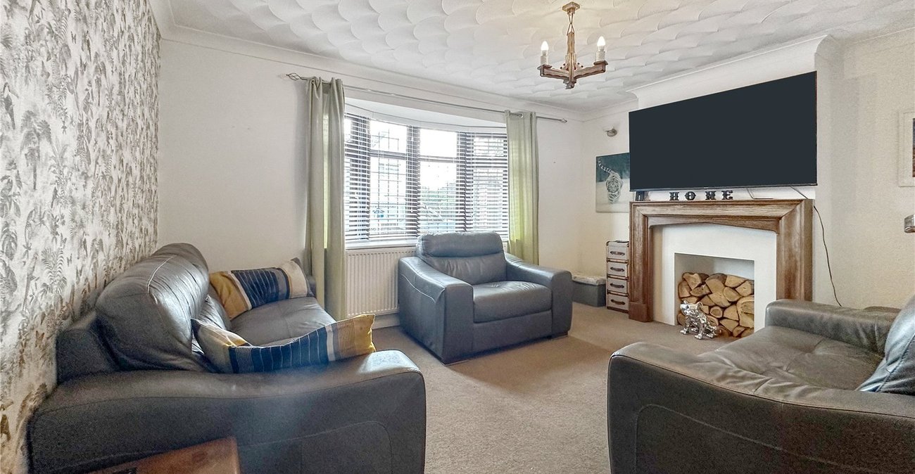 3 bedroom property for sale in Rainham | Robinson Michael & Jackson