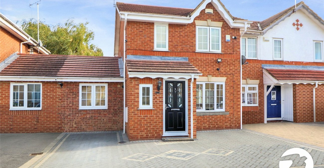 4 bedroom house for sale in Watermead Park | Robinson Jackson