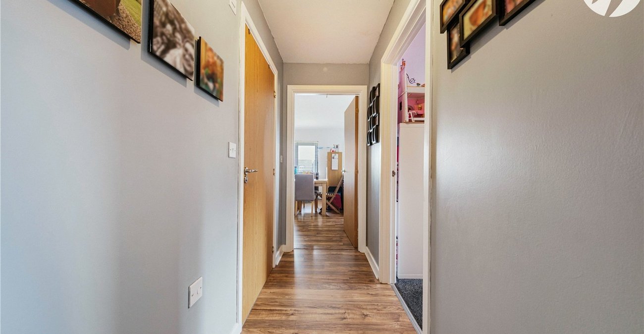 2 bedroom property for sale in Dartford | Robinson Jackson