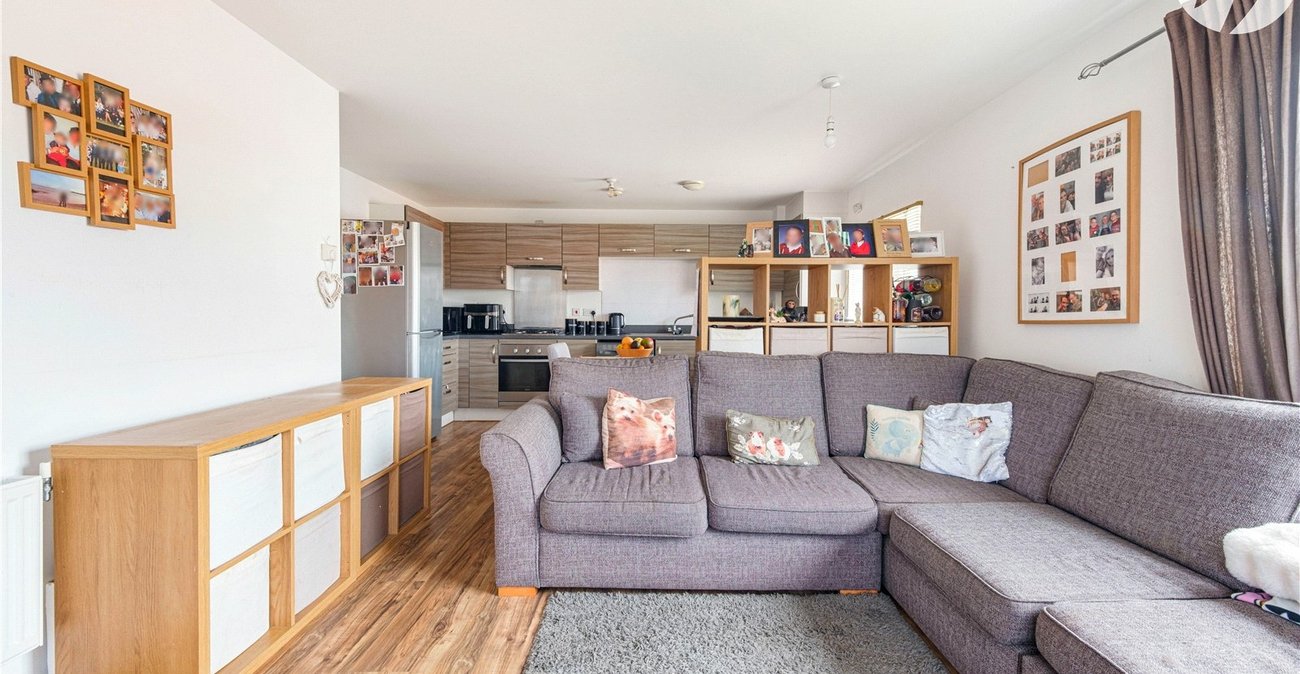 2 bedroom property for sale in Dartford | Robinson Jackson