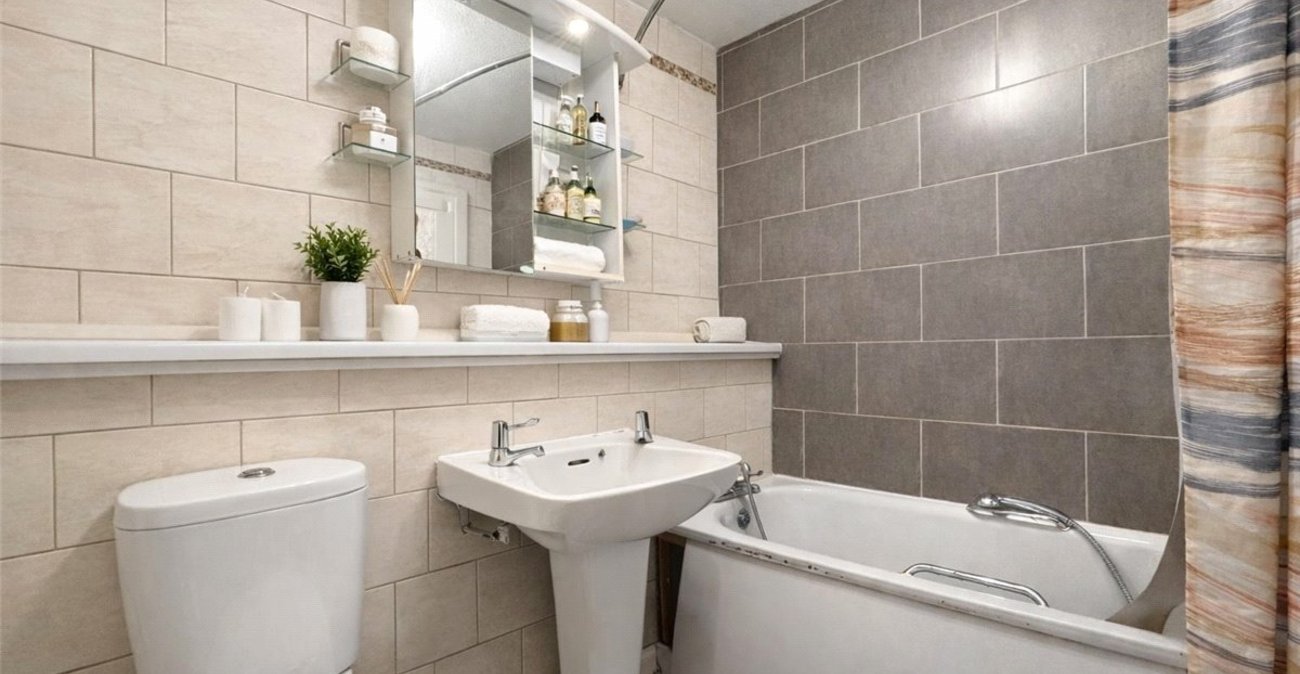 2 bedroom house for sale in Orpington | Robinson Jackson