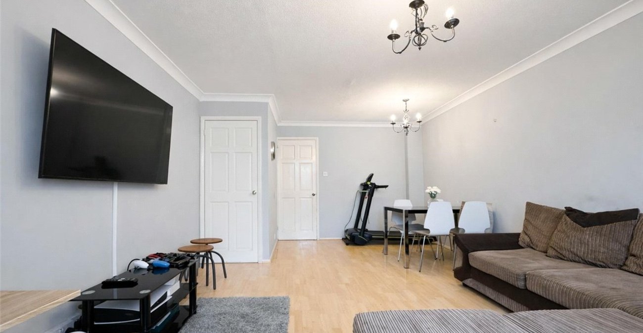 2 bedroom house for sale in Orpington | Robinson Jackson