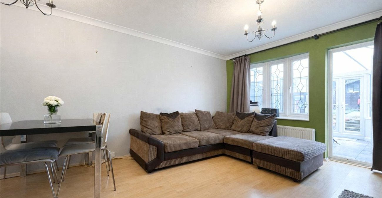 2 bedroom house for sale in Orpington | Robinson Jackson