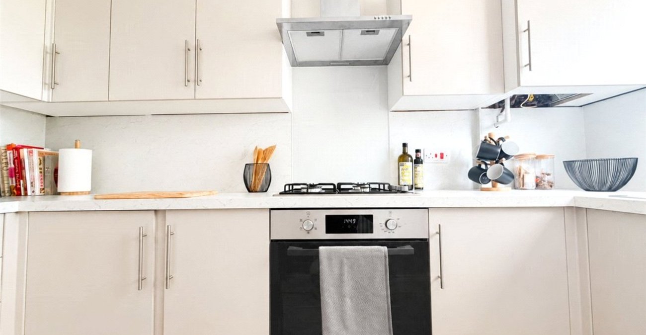2 bedroom property for sale in Orpington | Robinson Jackson