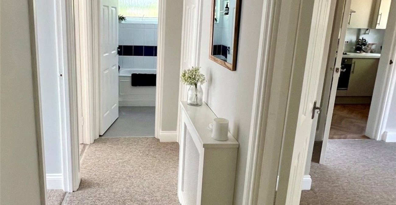 2 bedroom property for sale in Orpington | Robinson Jackson
