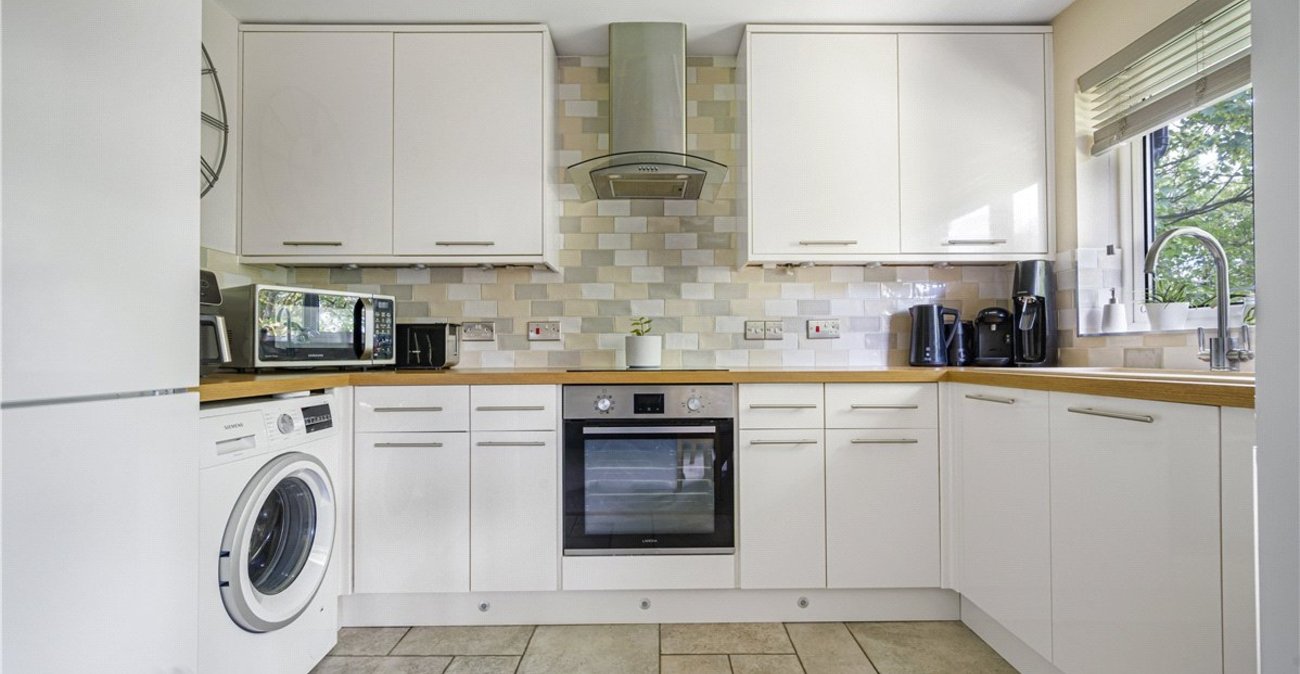 2 bedroom property for sale in Orpington | Robinson Jackson