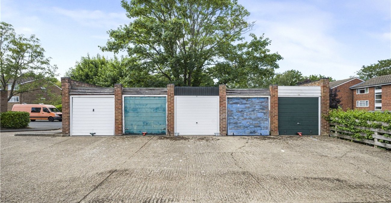 2 bedroom property for sale in Orpington | Robinson Jackson