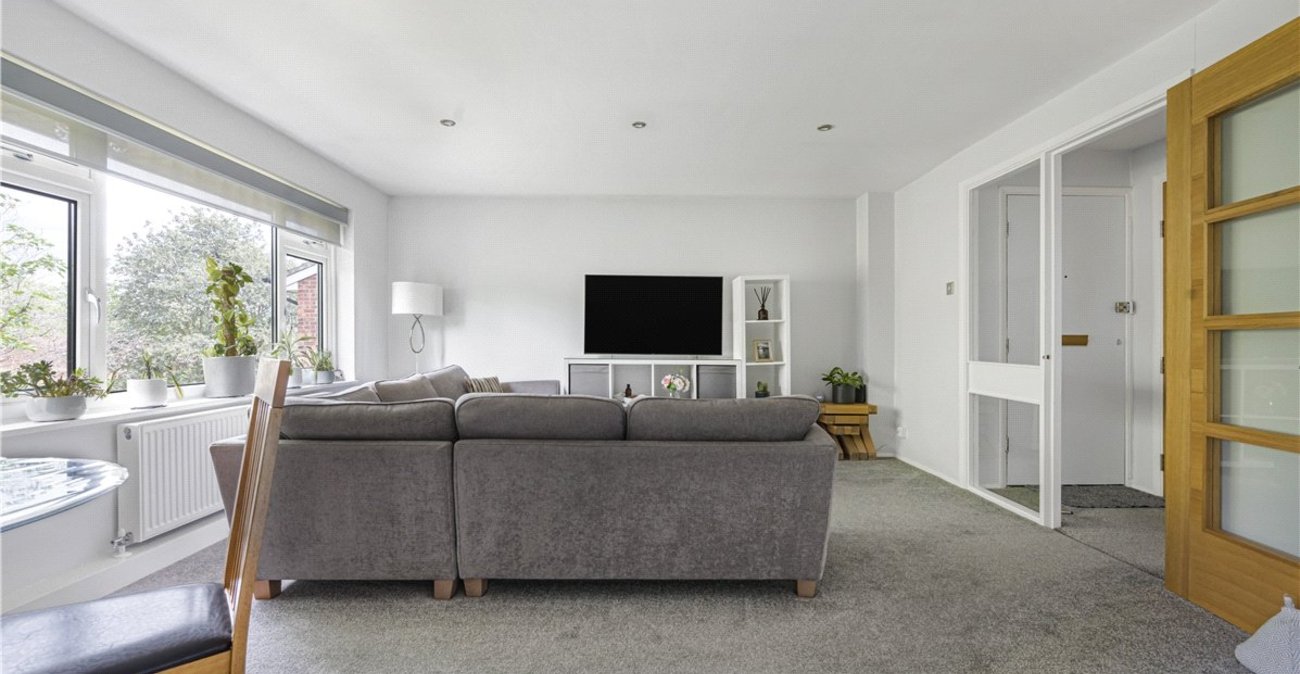 2 bedroom property for sale in Orpington | Robinson Jackson