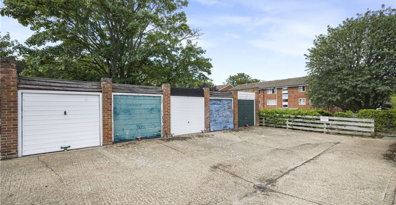 2 bedroom property for sale in Orpington | Robinson Jackson