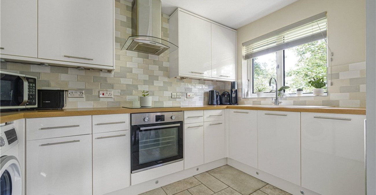 2 bedroom property for sale in Orpington | Robinson Jackson