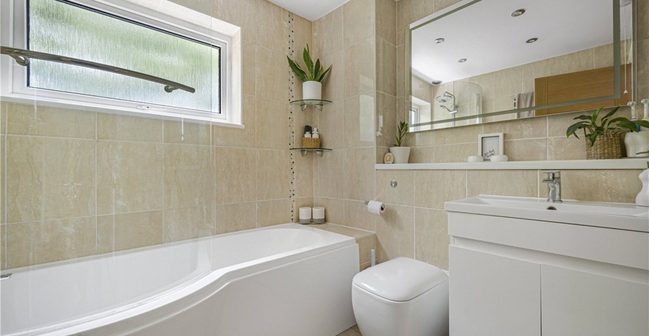 2 bedroom property for sale in Orpington | Robinson Jackson
