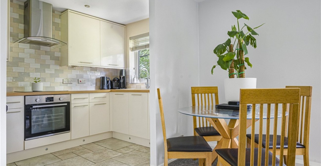 2 bedroom property for sale in Orpington | Robinson Jackson