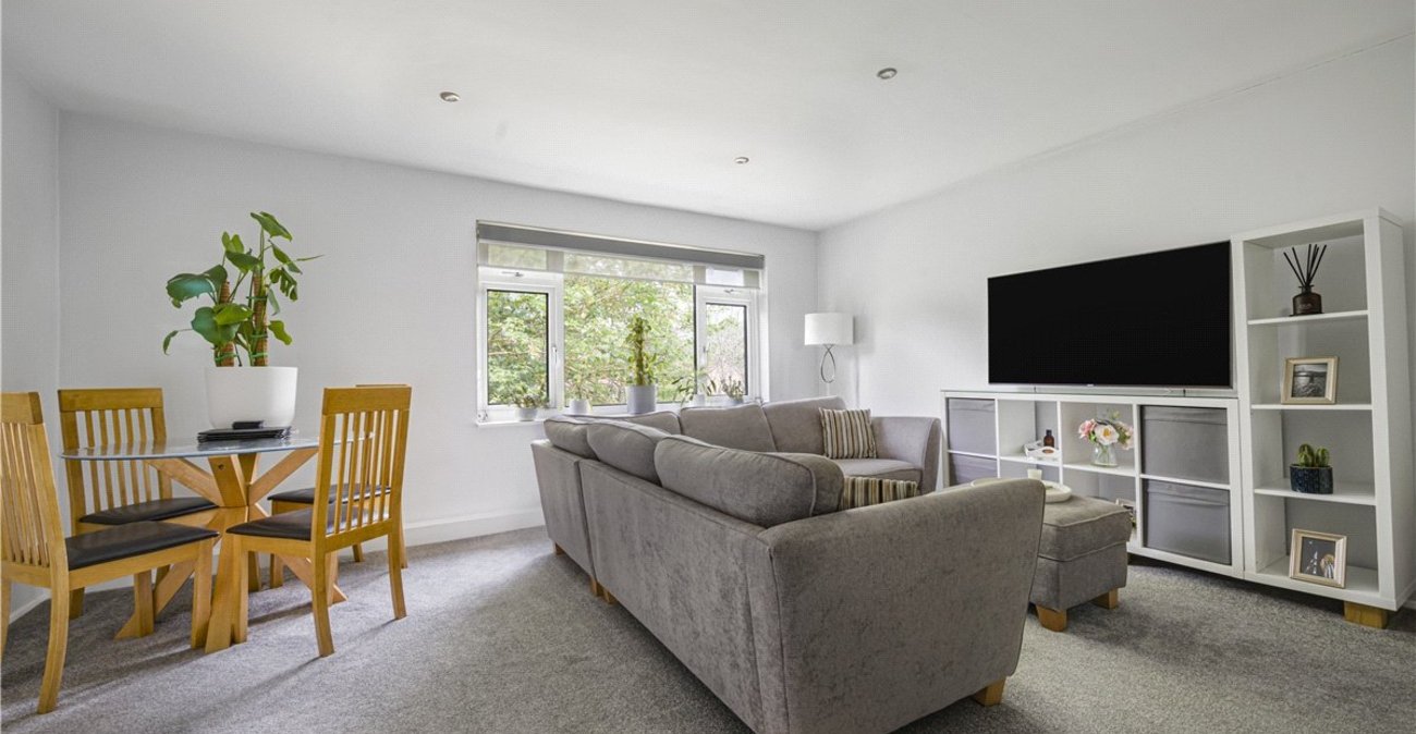 2 bedroom property for sale in Orpington | Robinson Jackson