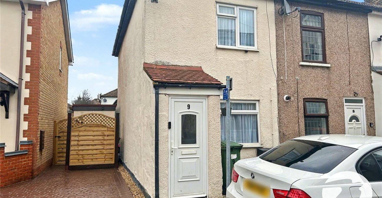 2 bedroom house for sale in Welling | Robinson Jackson