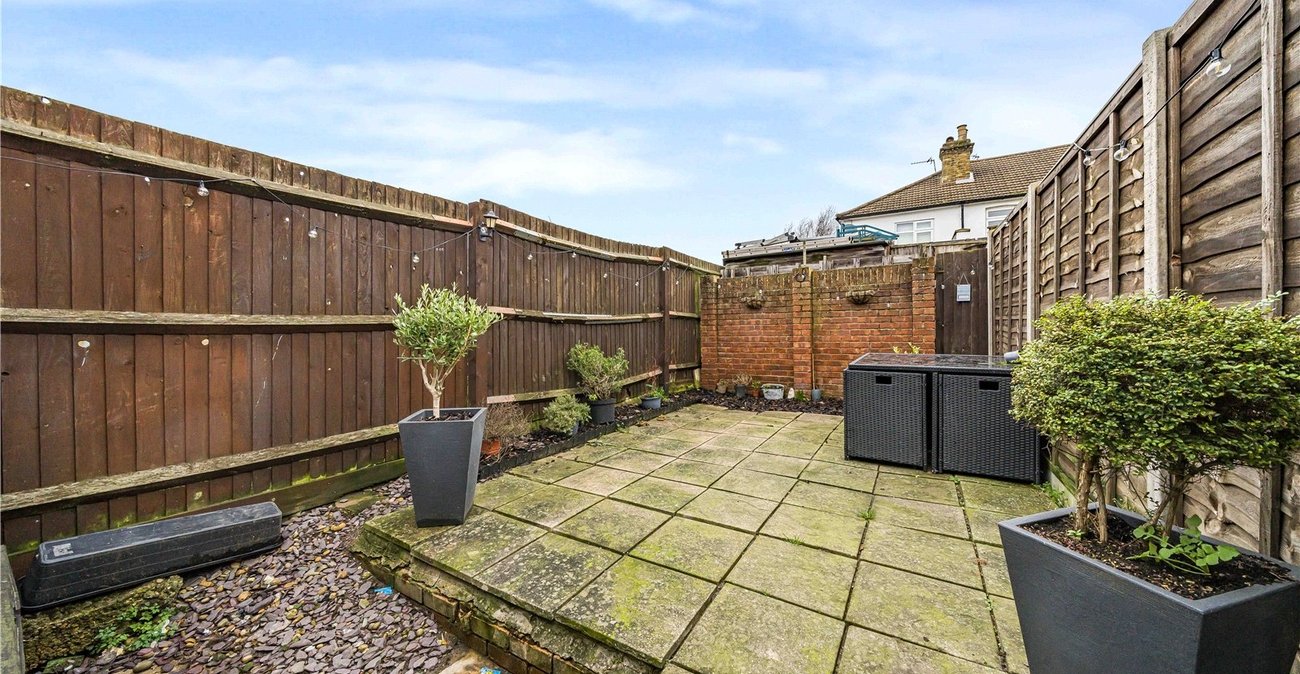 2 bedroom house for sale in Welling | Robinson Jackson