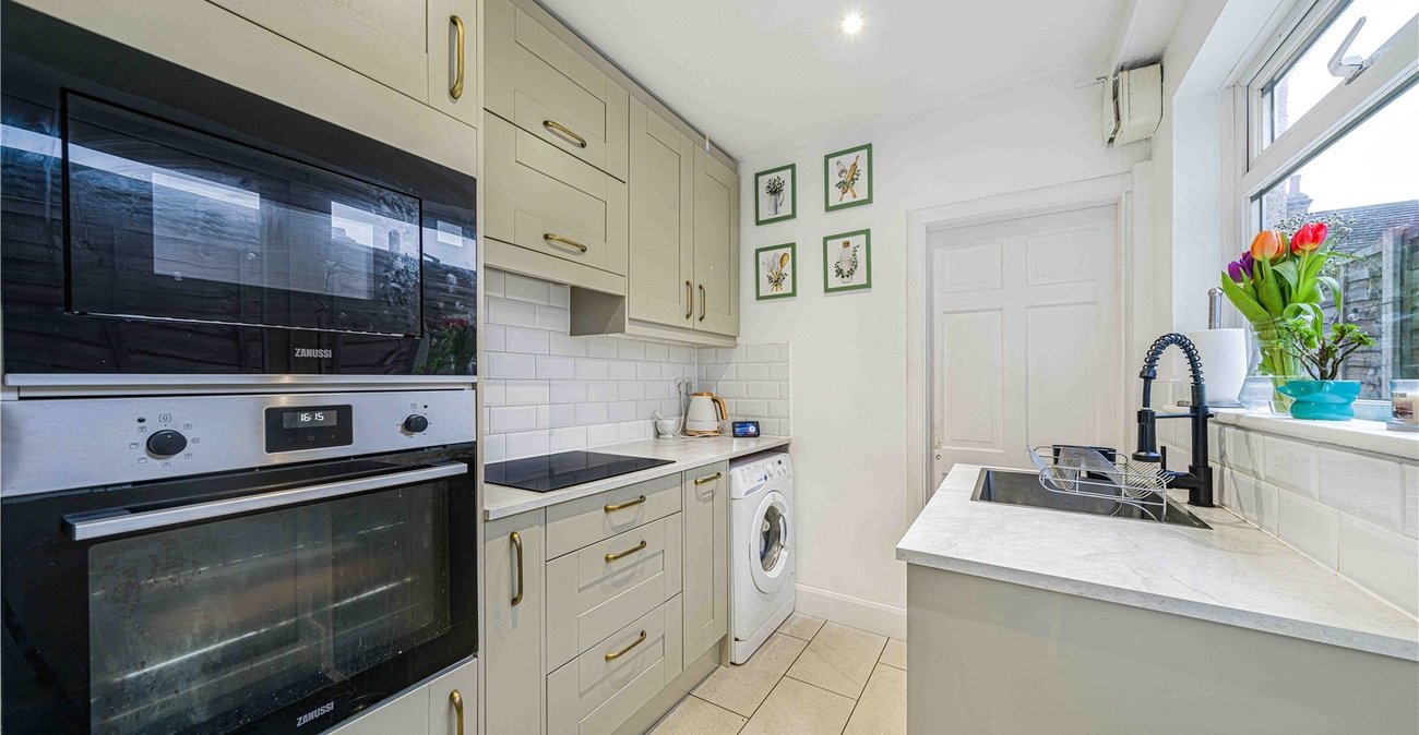 2 bedroom house for sale in Welling | Robinson Jackson
