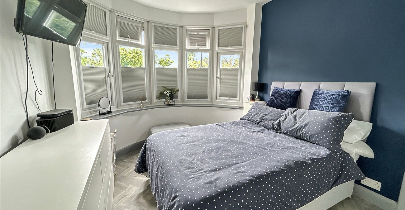 3 bedroom bungalow for sale in Sidcup | Robinson Jackson