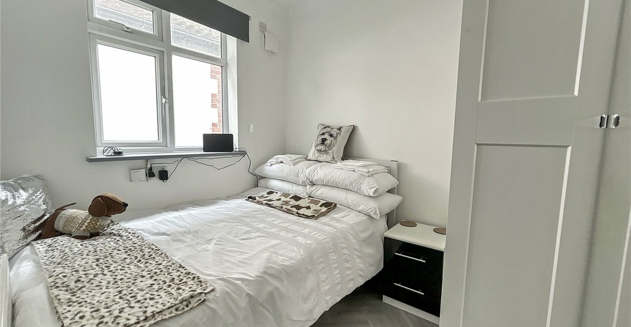 3 bedroom bungalow for sale in Sidcup | Robinson Jackson