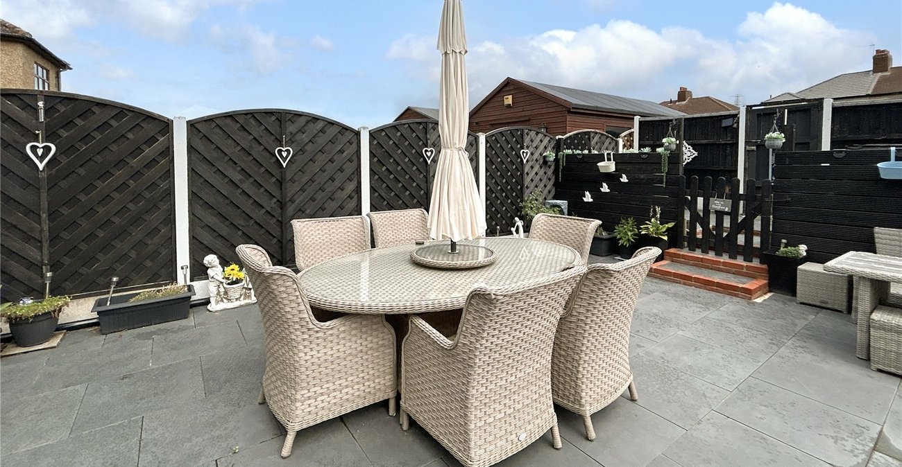 3 bedroom bungalow for sale in Sidcup | Robinson Jackson