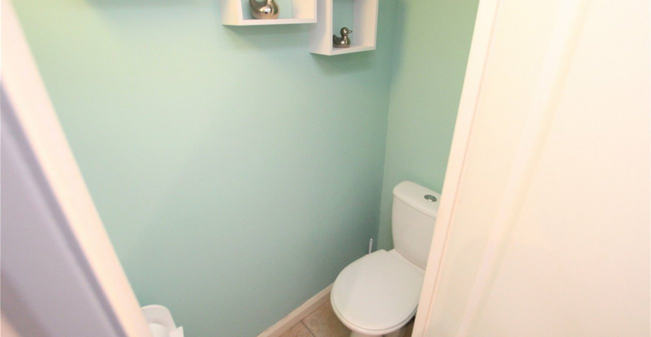 3 bedroom bungalow for sale in Sidcup | Robinson Jackson