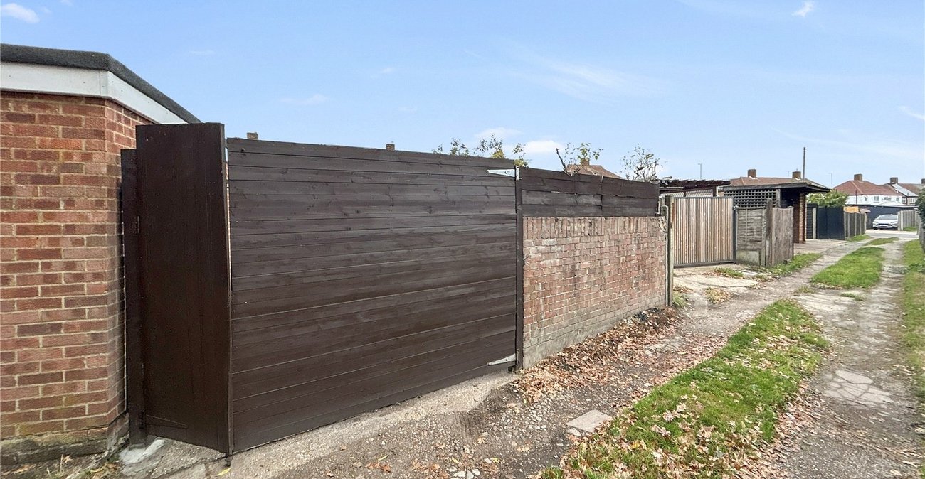 3 bedroom house to rent in Sidcup | Robinson Jackson