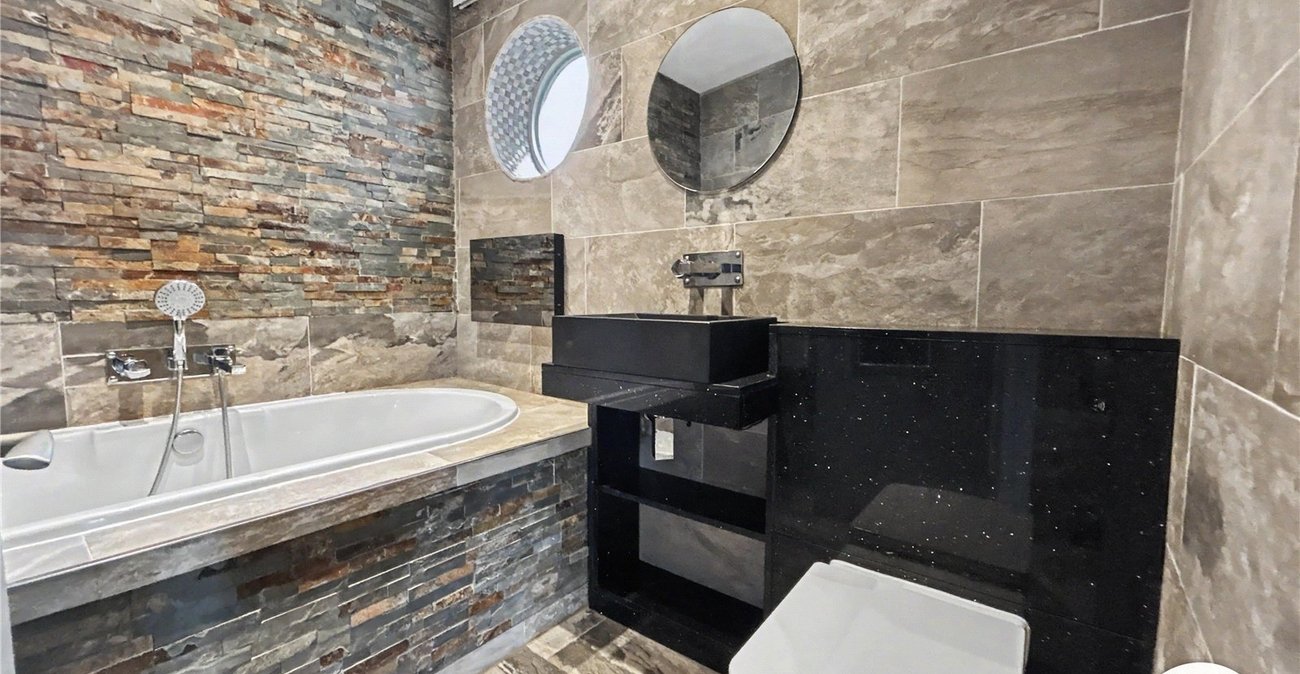 3 bedroom house for sale in Sidcup | Robinson Jackson