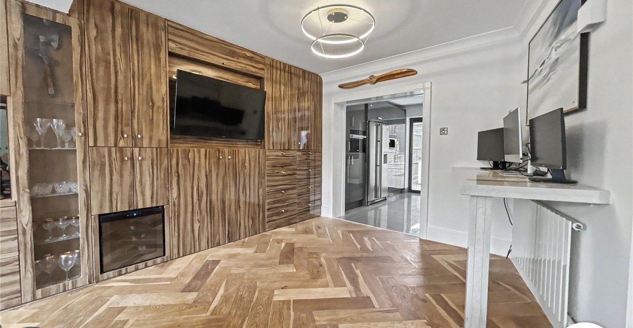 3 bedroom house for sale in Sidcup | Robinson Jackson