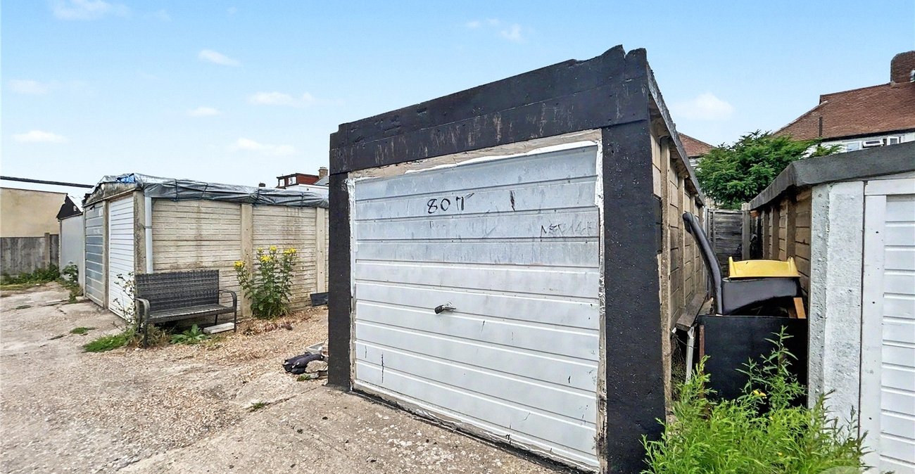 3 bedroom house for sale in Sidcup | Robinson Jackson