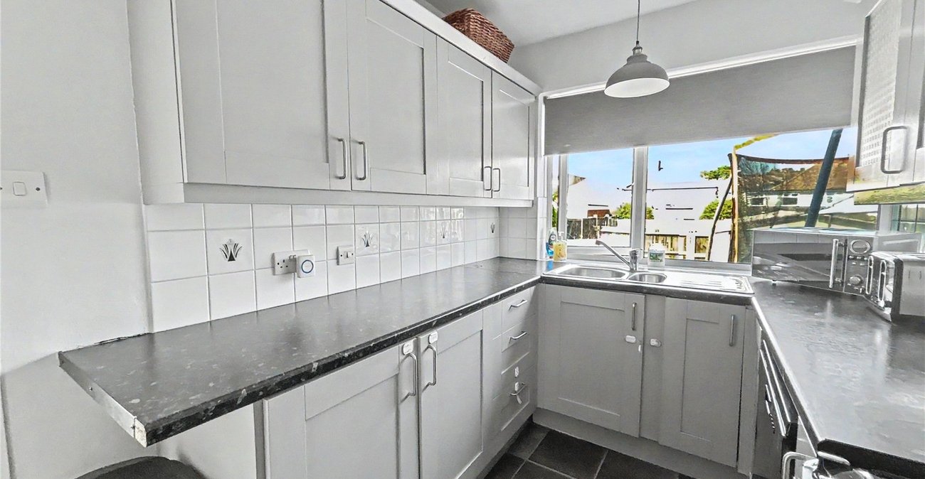 3 bedroom bungalow for sale in Sidcup | Robinson Jackson