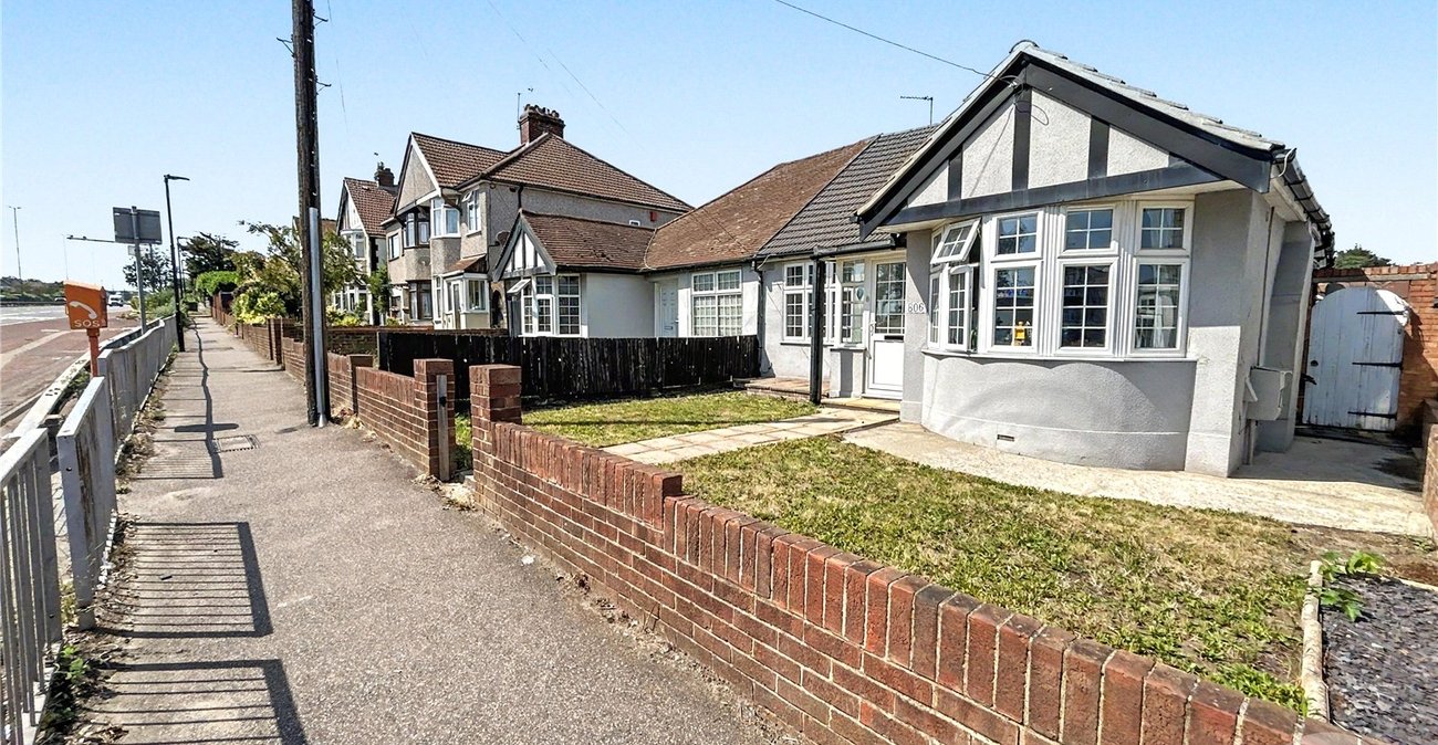 3 bedroom bungalow for sale in Sidcup | Robinson Jackson