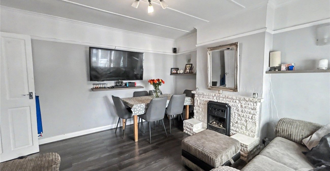 3 bedroom bungalow for sale in Sidcup | Robinson Jackson