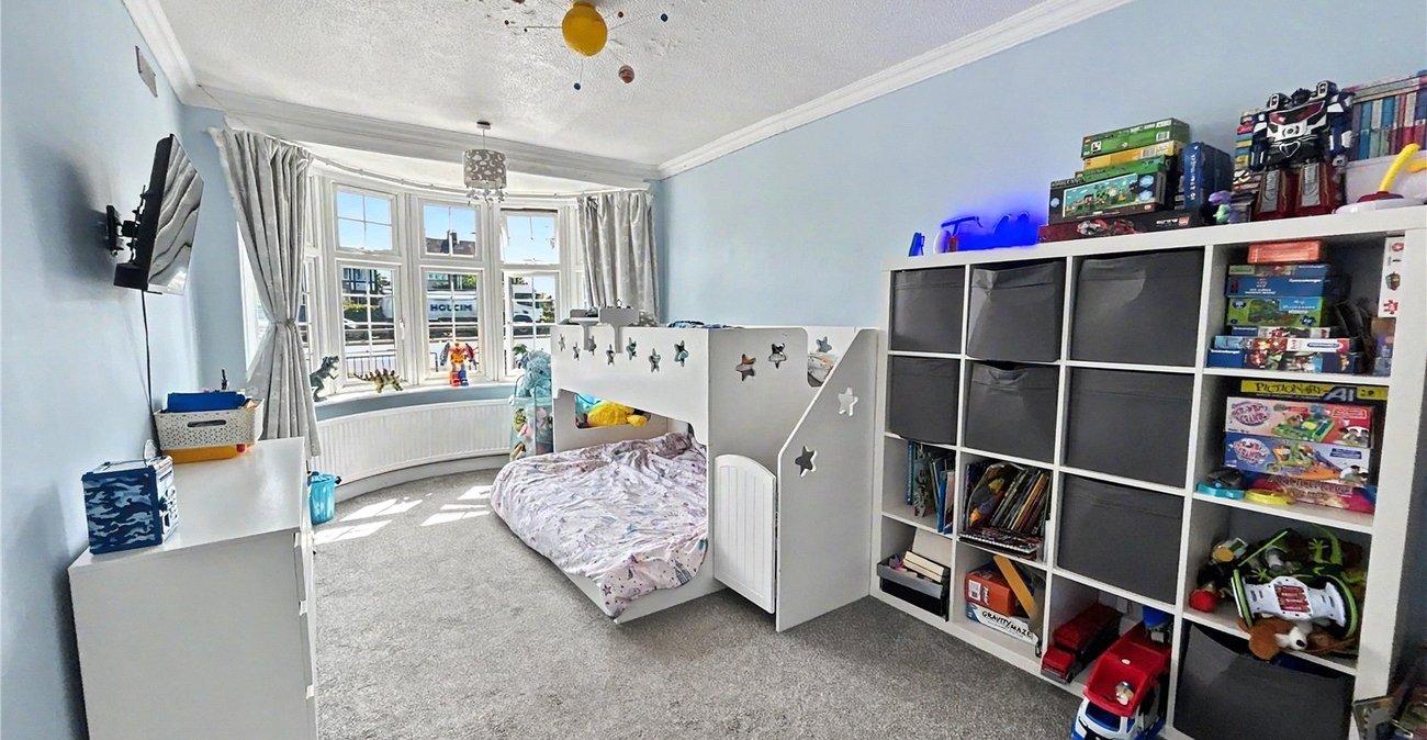 3 bedroom bungalow for sale in Sidcup | Robinson Jackson