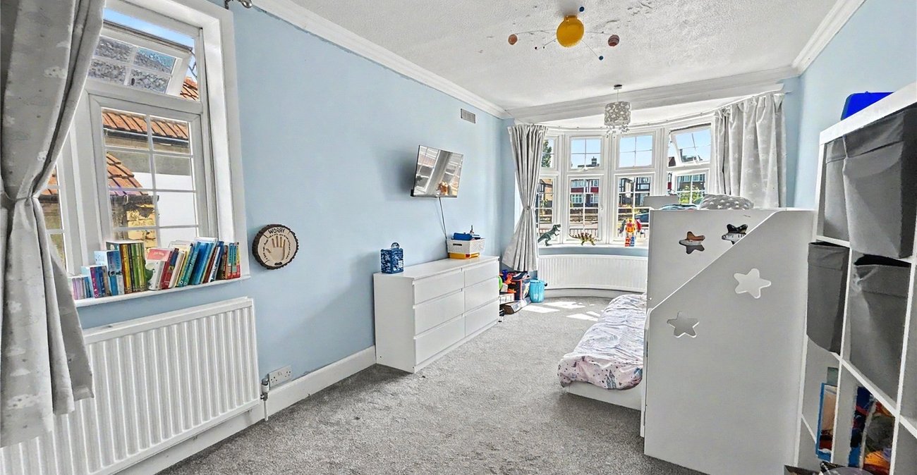 3 bedroom bungalow for sale in Sidcup | Robinson Jackson