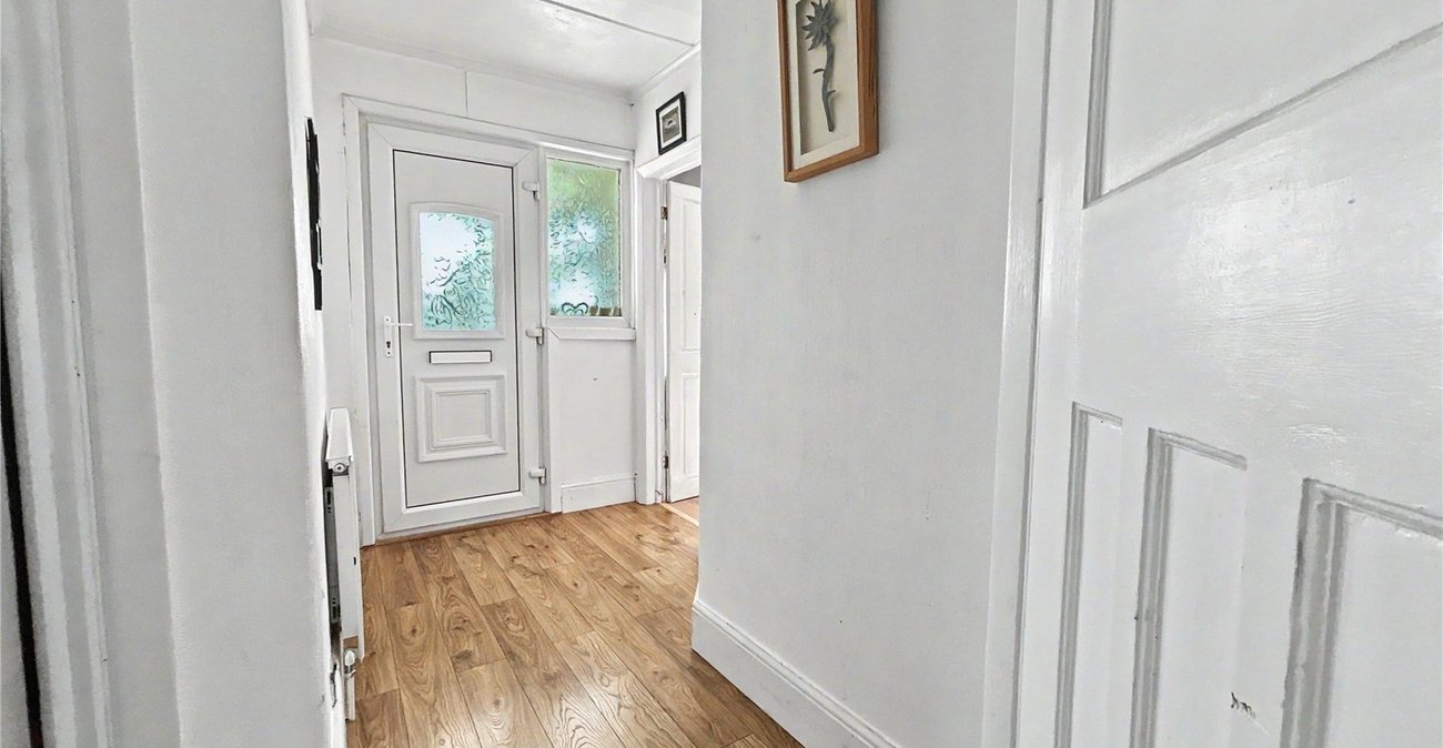 3 bedroom bungalow for sale in Sidcup | Robinson Jackson