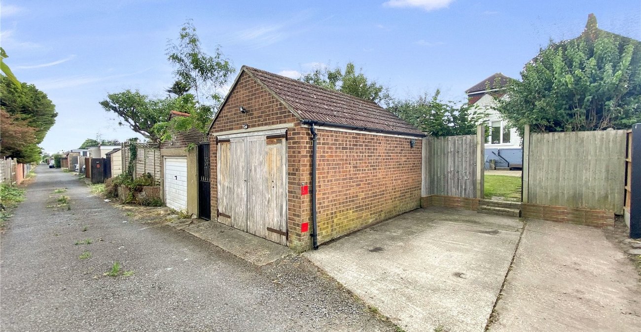 4 bedroom house for sale in Sidcup | Robinson Jackson